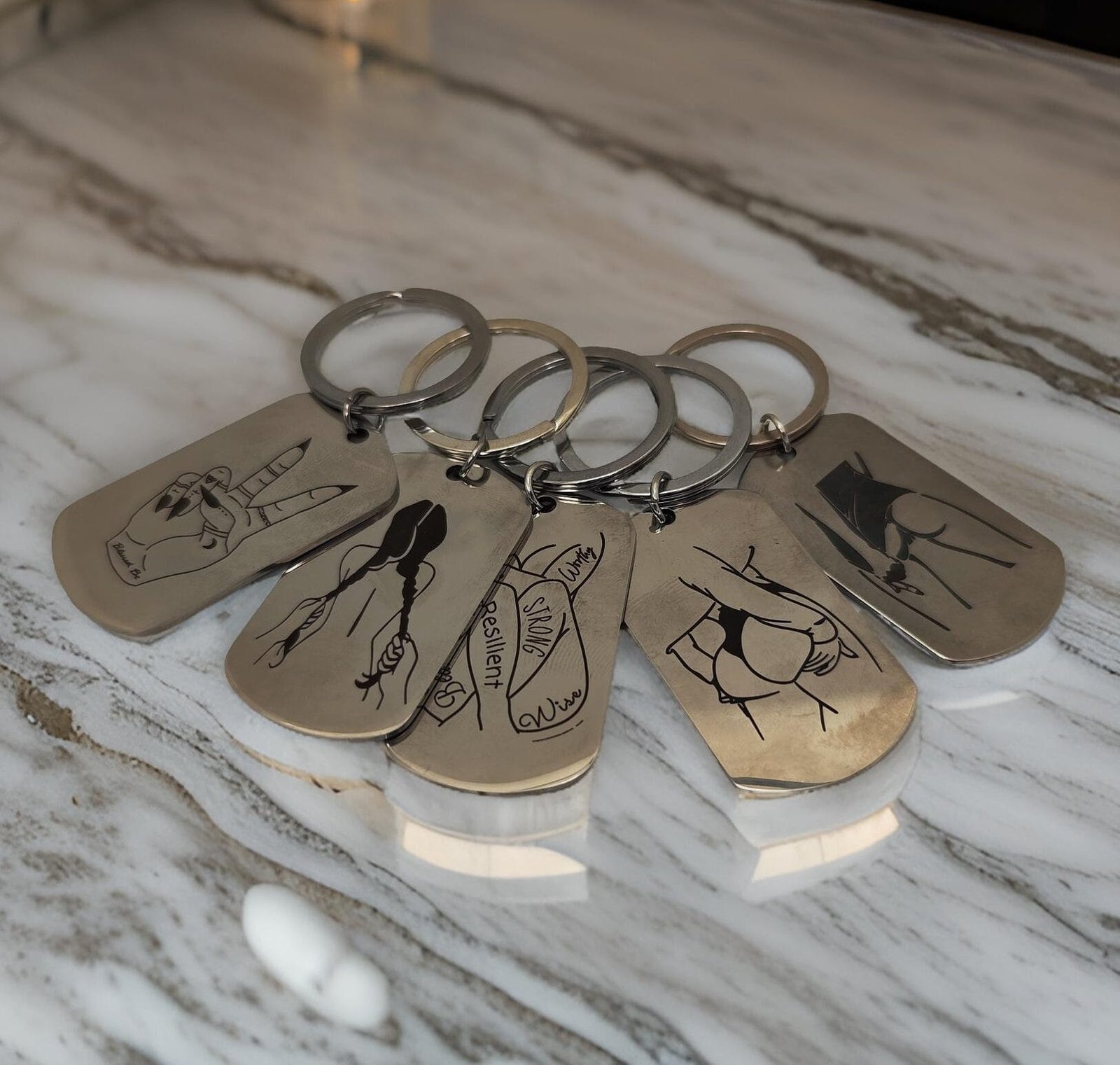 raktų pakabukai su nuotrauka graviruotas moters atvaizdas