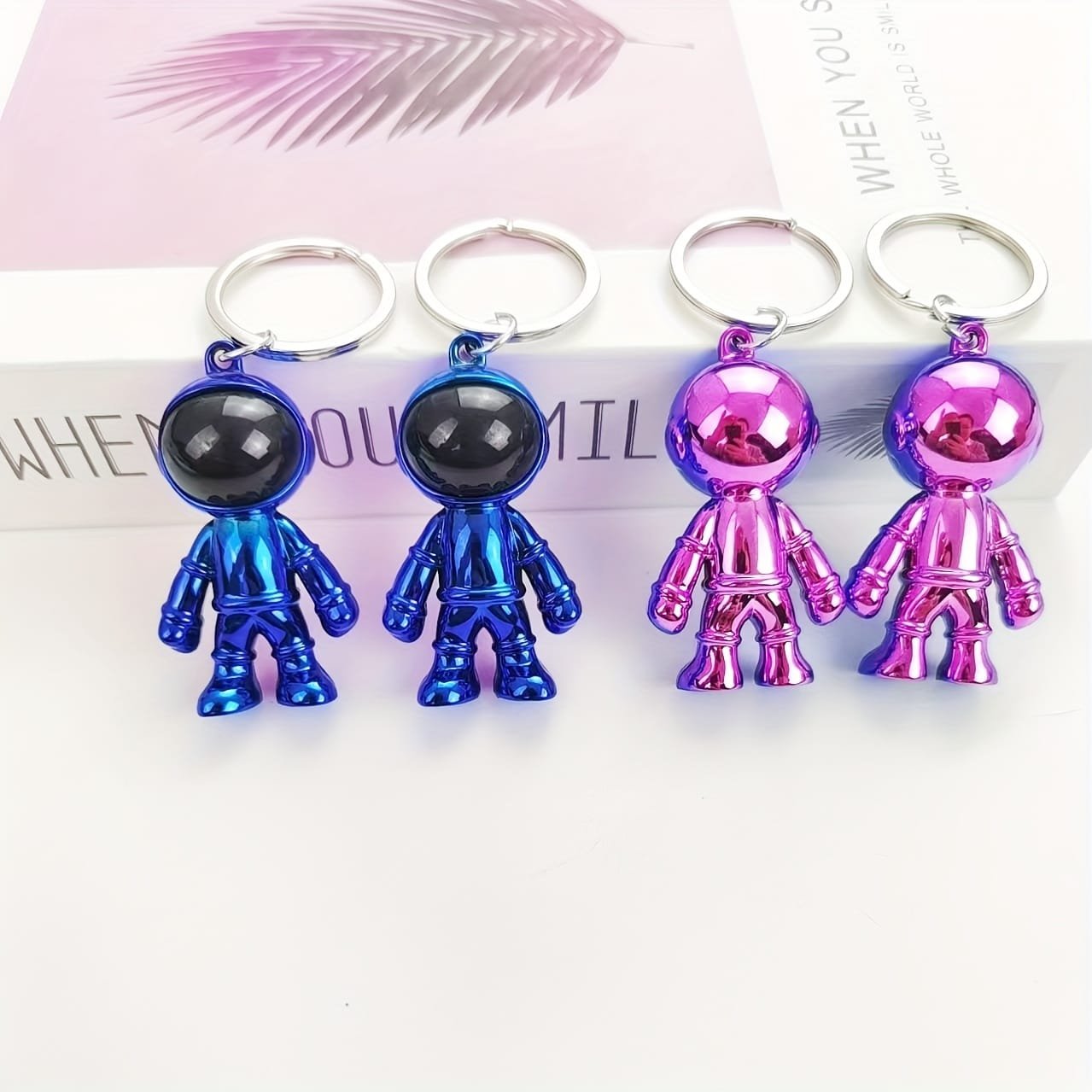 Spalvoti raktų pakabukai – 3D spalvotas astronautas - Pilt 2