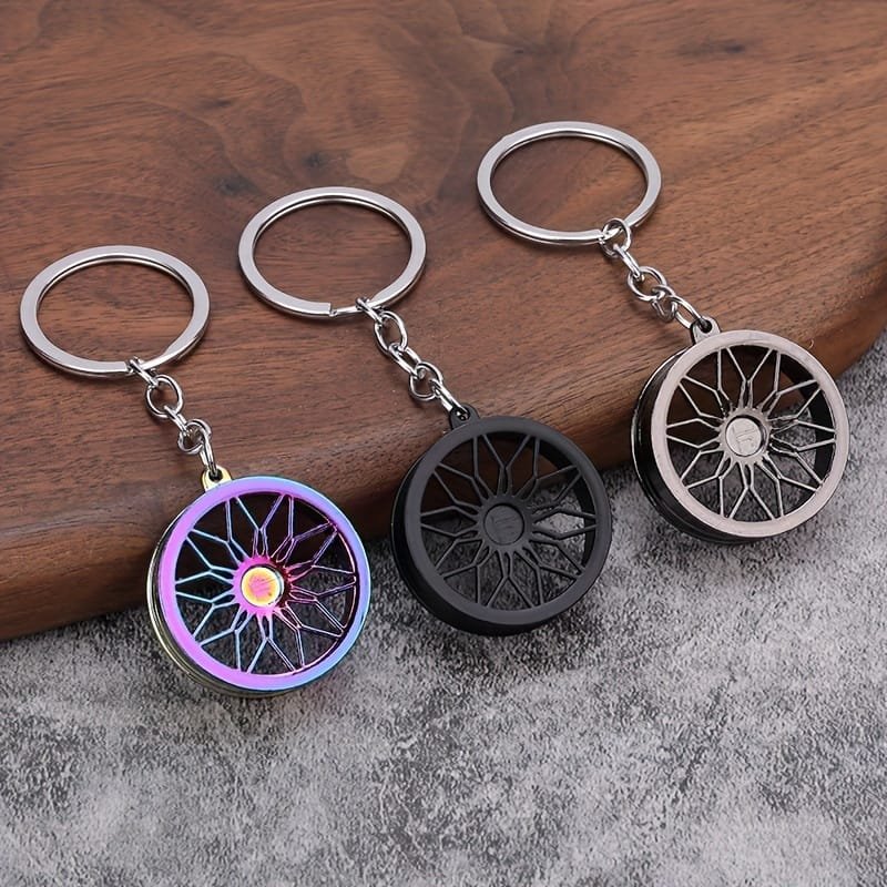 Metalinis raktų pakabukas aliuminio lydinio ratlankis Replica – keli spalvų variantai, primenantys tikrus sportinius ratlankius.