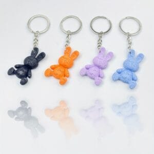 Armas plastikust võtmehoidja jänes sinine ja lilla